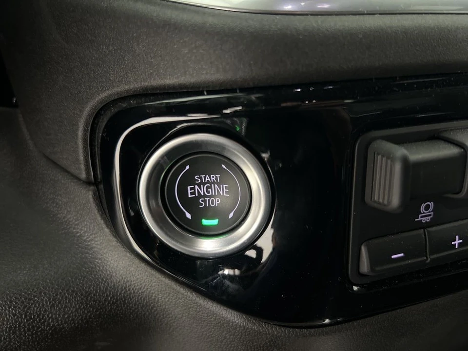 2025 Chevrolet Silverado 4th Gen - Image 15 of 21
