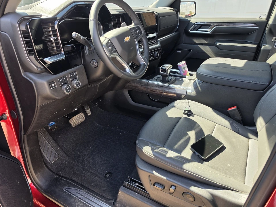 2025 Chevrolet Silverado 4th Gen - Image 18 of 21