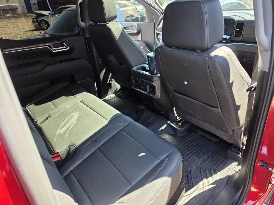 2025 Chevrolet Silverado 4th Gen - Image 15 of 21
