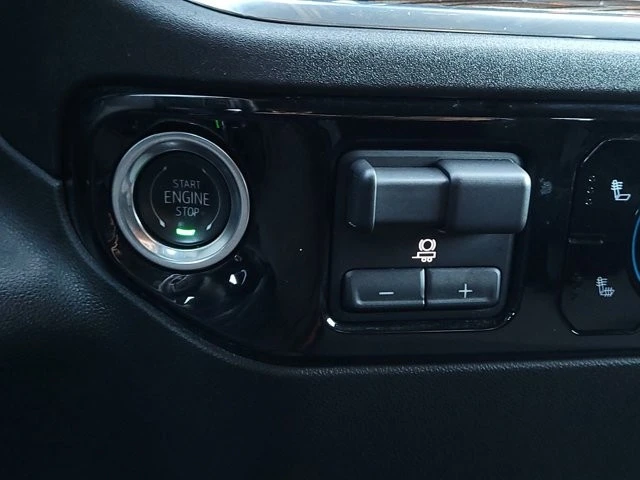 2025 Chevrolet Silverado 4th Gen - Image 19 of 21