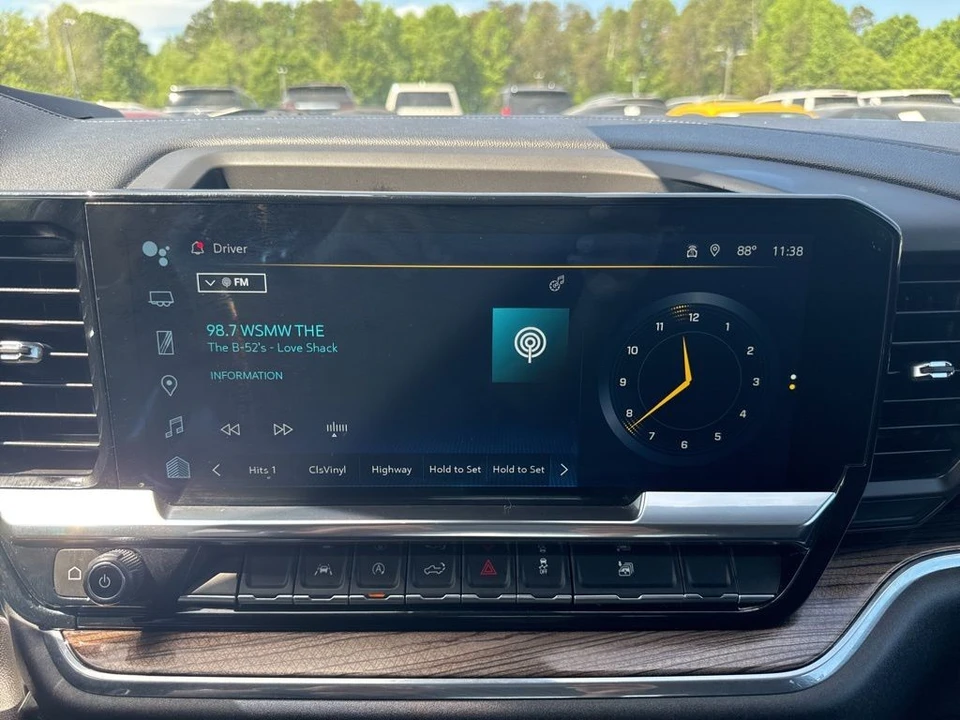 2025 Chevrolet Silverado 4th Gen - Image 17 of 21