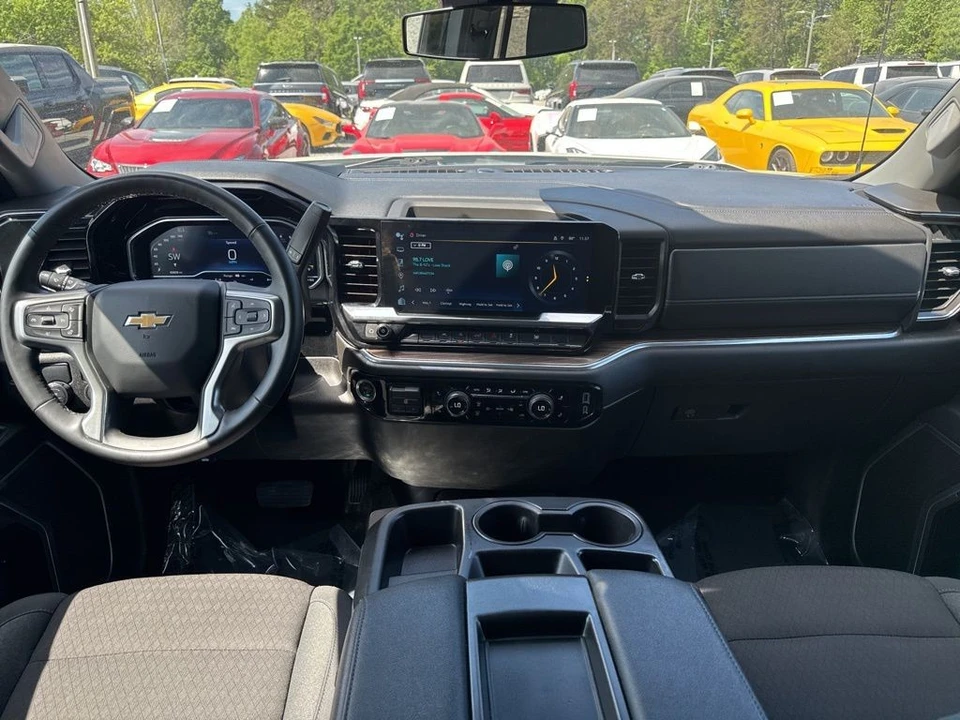 2025 Chevrolet Silverado 4th Gen - Image 12 of 21