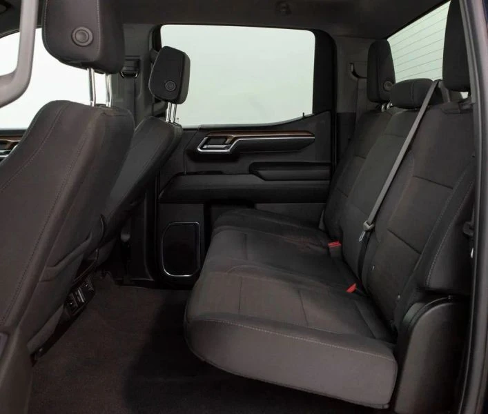 2025 Chevrolet Silverado 4th Gen - Image 11 of 12