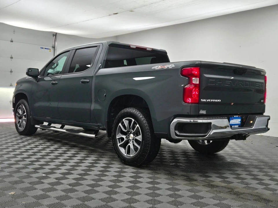 2025 Chevrolet Silverado 4th Gen - Image 11 of 12