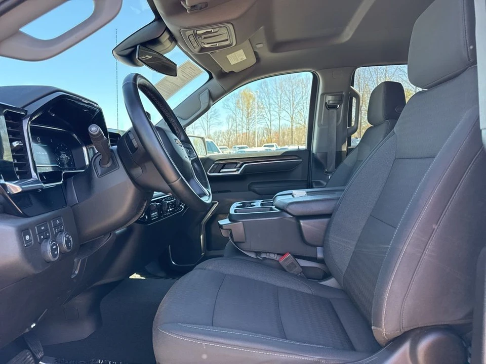 2025 Chevrolet Silverado 4th Gen - Image 9 of 21