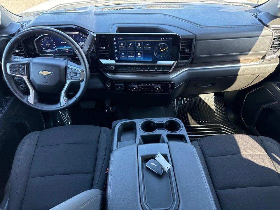 2025 Chevrolet Silverado 4th Gen - Image 13 of 21