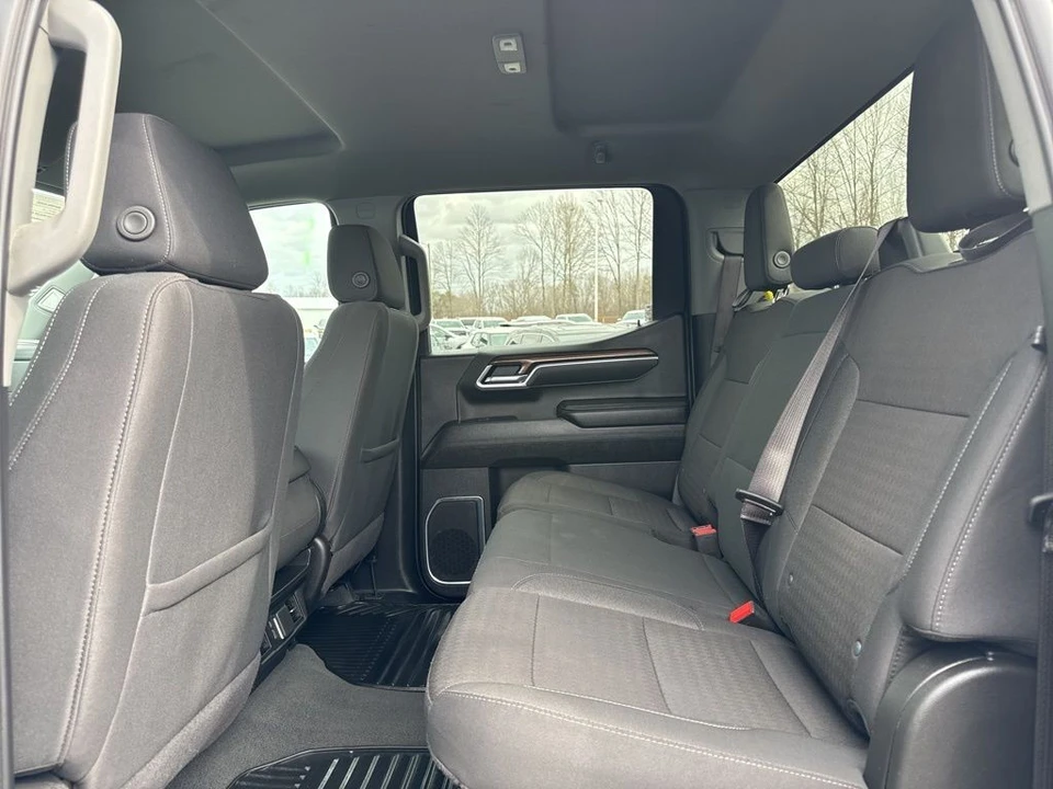 2025 Chevrolet Silverado 4th Gen - Image 11 of 12