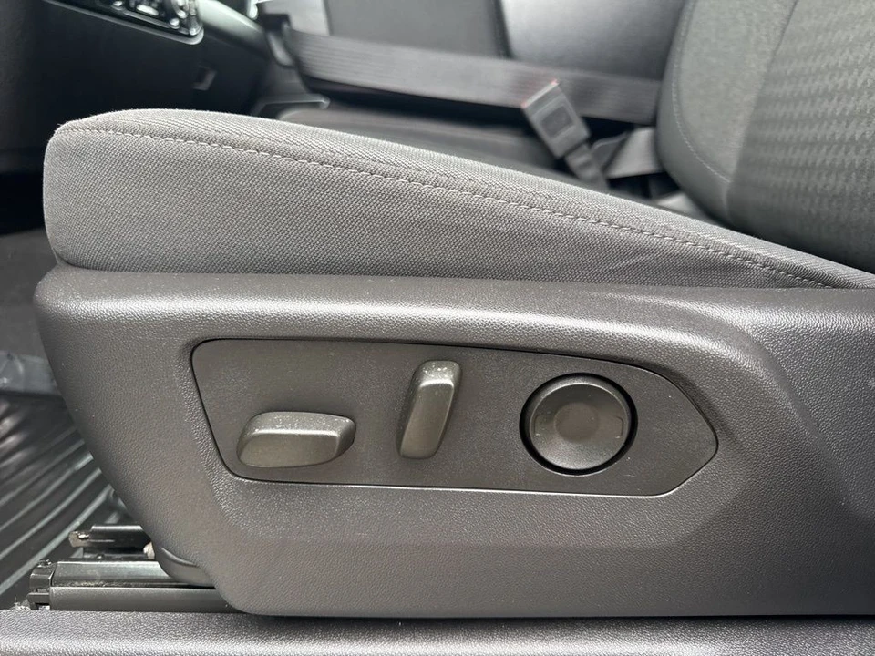 2025 Chevrolet Silverado 4th Gen - Image 10 of 12