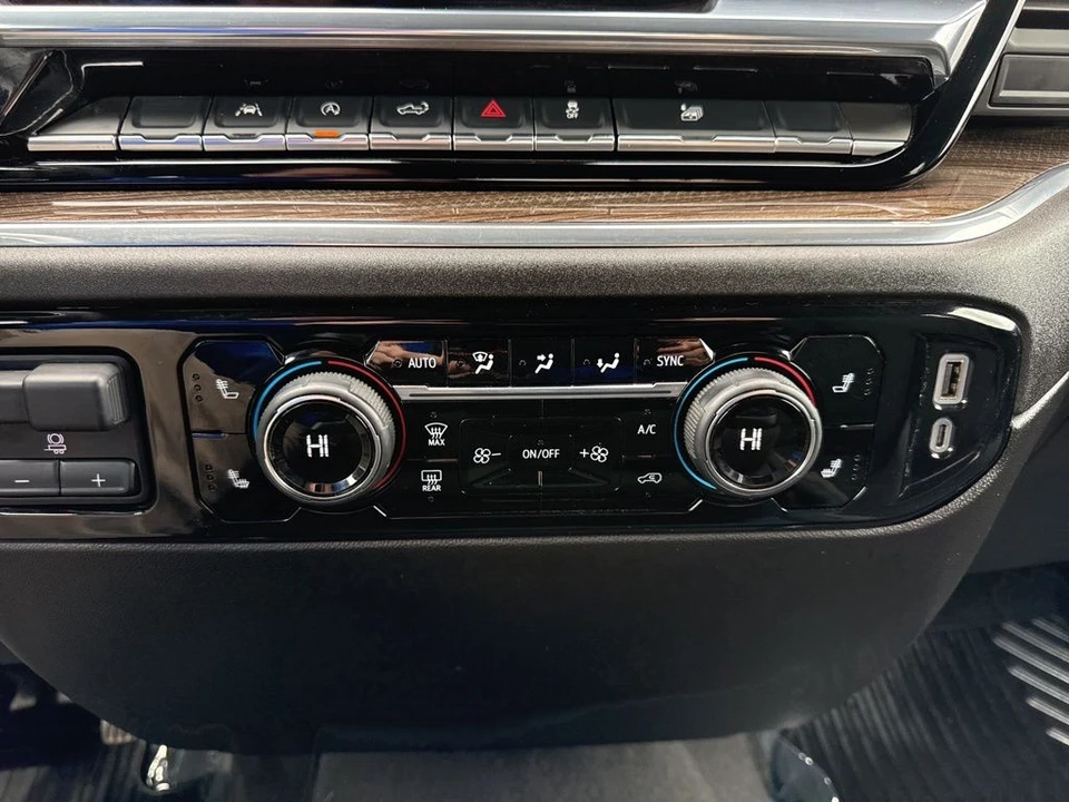 2025 Chevrolet Silverado 4th Gen - Image 19 of 21