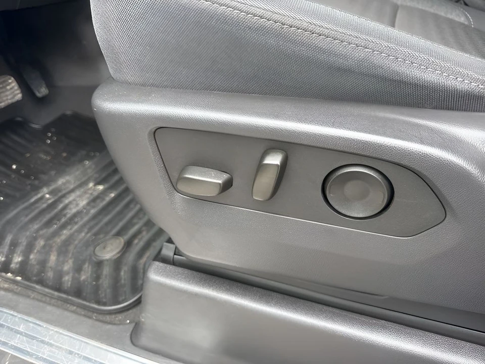 2025 Chevrolet Silverado 4th Gen - Image 10 of 12
