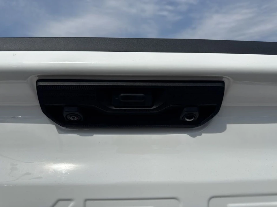 2025 Chevrolet Silverado 4th Gen - Image 30 of 31