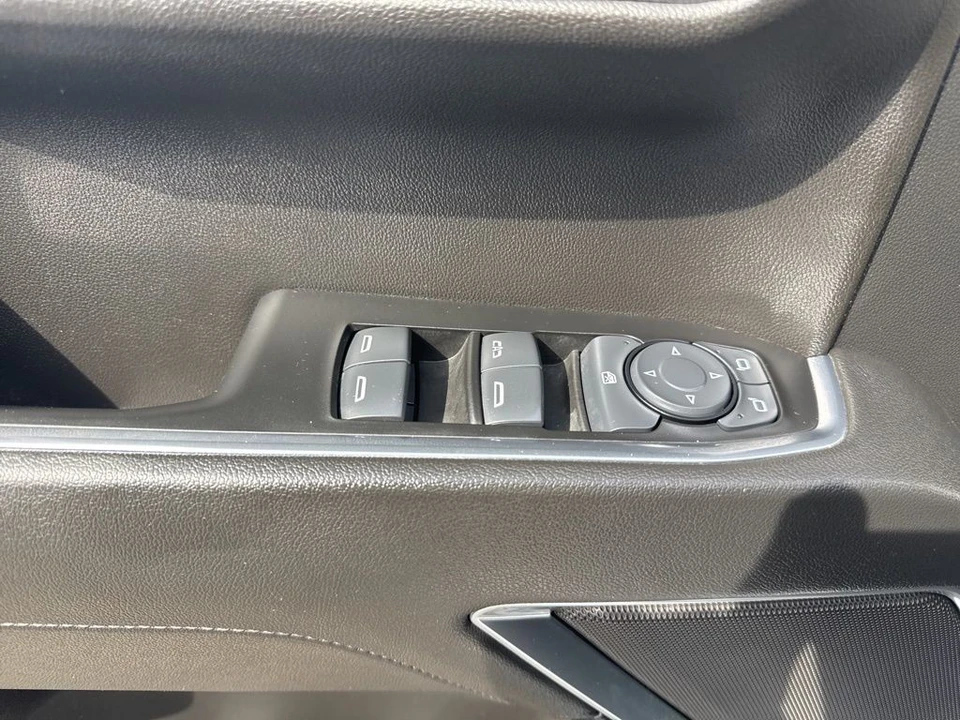 2025 Chevrolet Silverado 4th Gen - Image 27 of 31