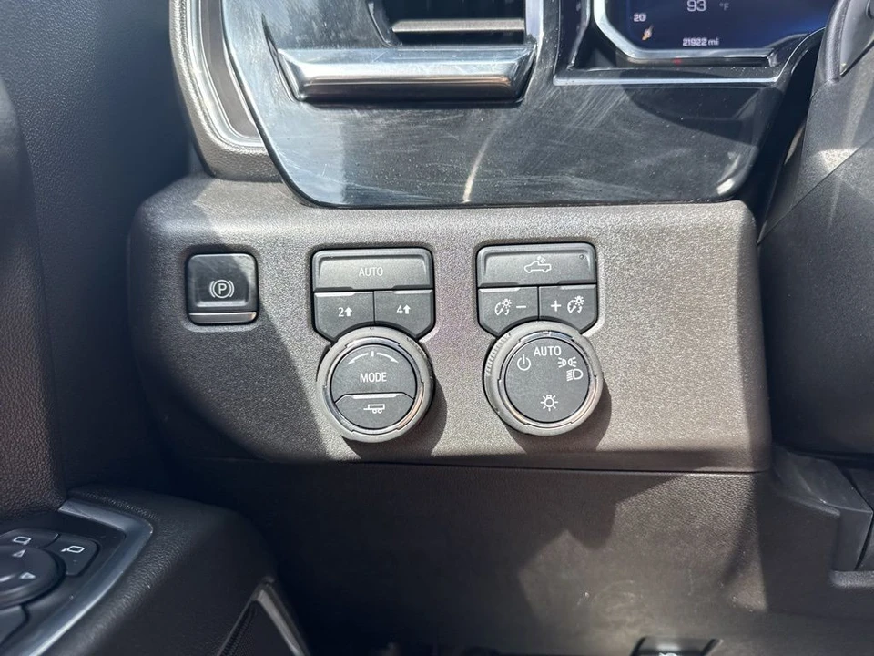 2025 Chevrolet Silverado 4th Gen - Image 23 of 31