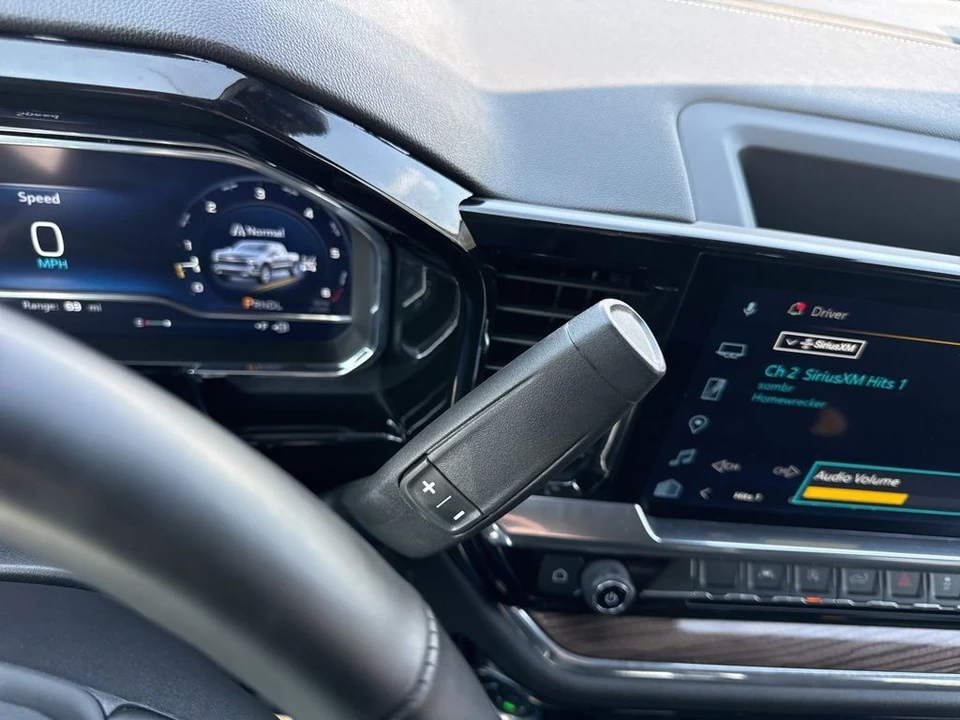 2025 Chevrolet Silverado 4th Gen - Image 18 of 21