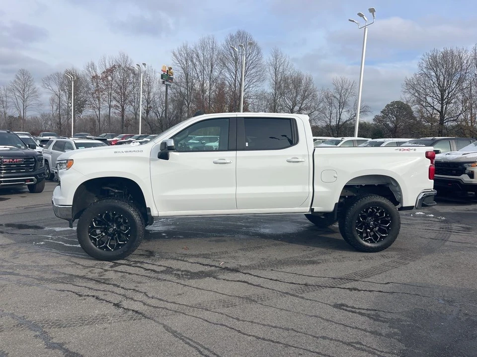 2025 Chevrolet Silverado 4th Gen - Image 2 of 12