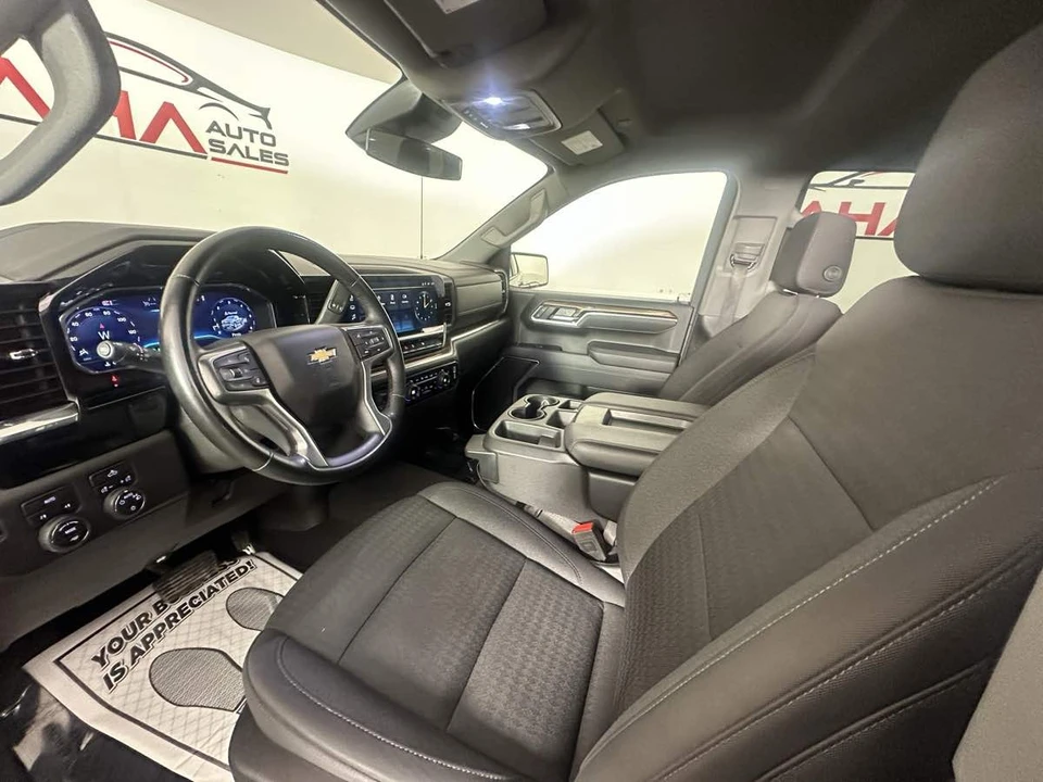 2025 Chevrolet Silverado 4th Gen - Image 18 of 21