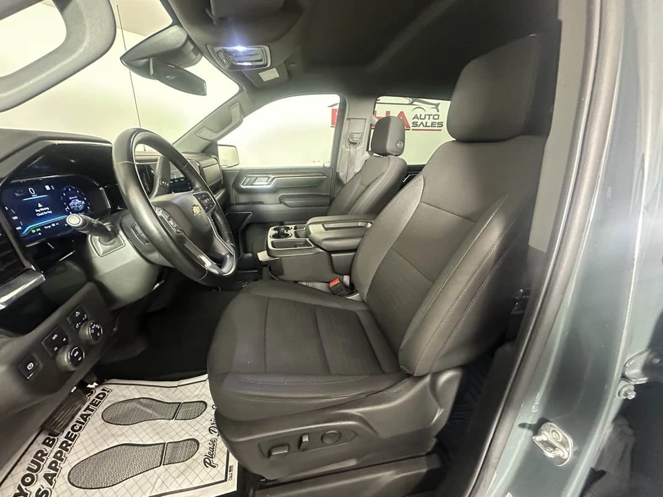 2025 Chevrolet Silverado 4th Gen - Image 20 of 21