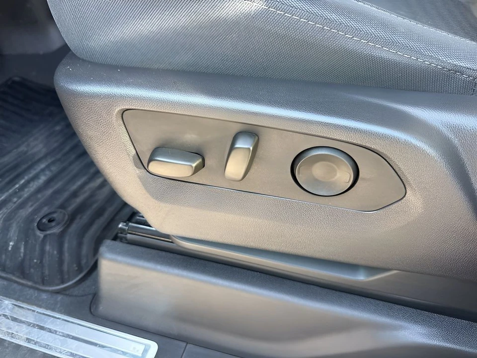 2025 Chevrolet Silverado 4th Gen - Image 10 of 12