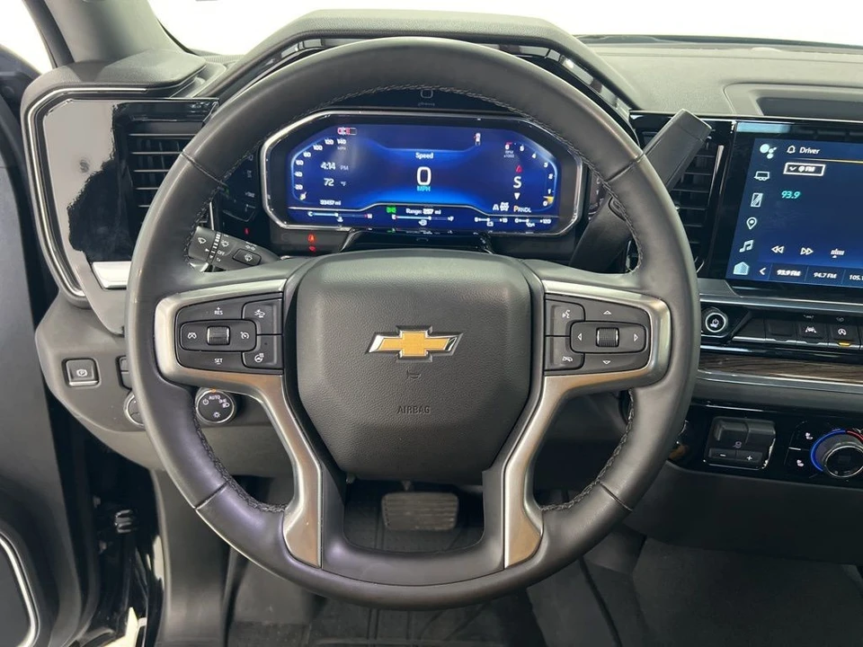 2025 Chevrolet Silverado 4th Gen - Image 10 of 30