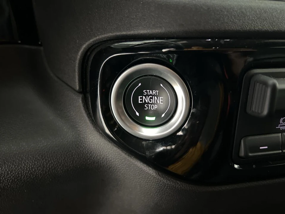 2025 Chevrolet Silverado 4th Gen - Image 16 of 30