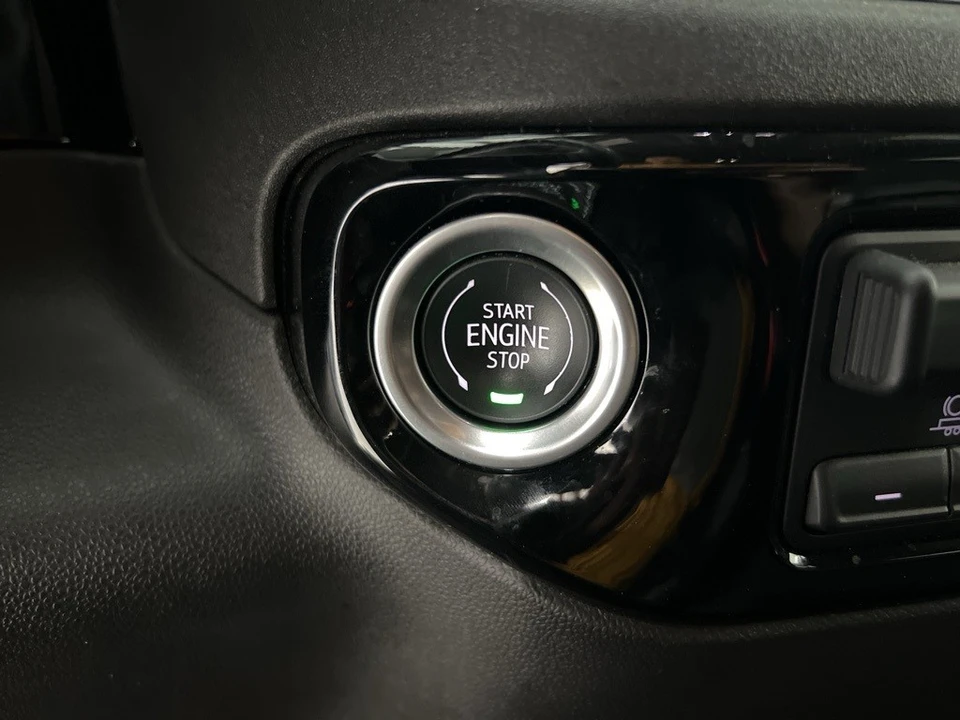 2025 Chevrolet Silverado 4th Gen - Image 16 of 21