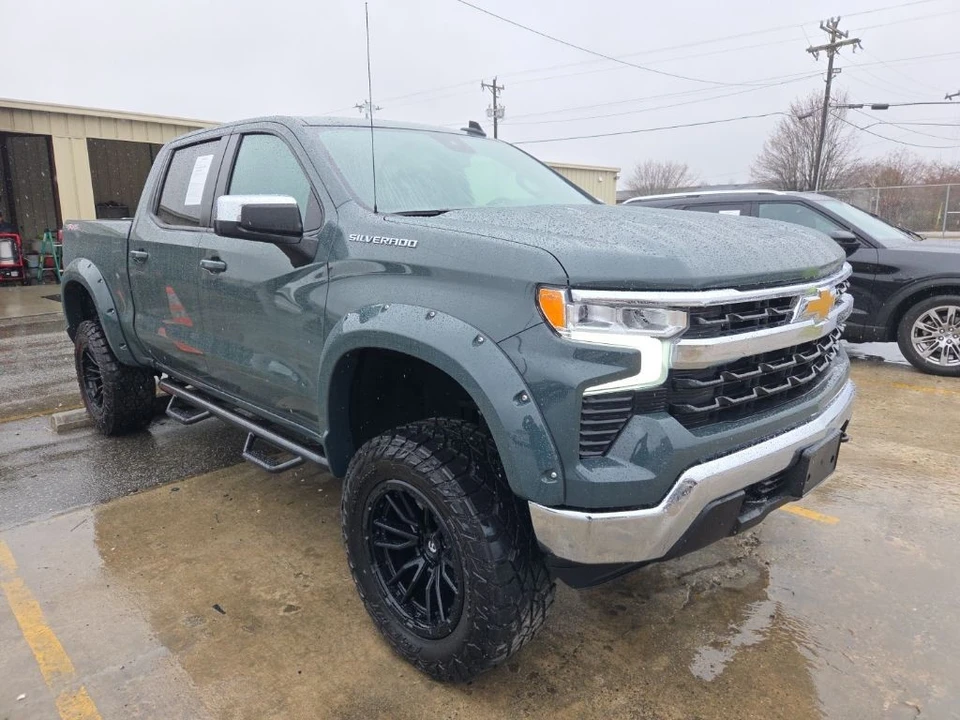 2025 Chevrolet Silverado 4th Gen - Image 2 of 4