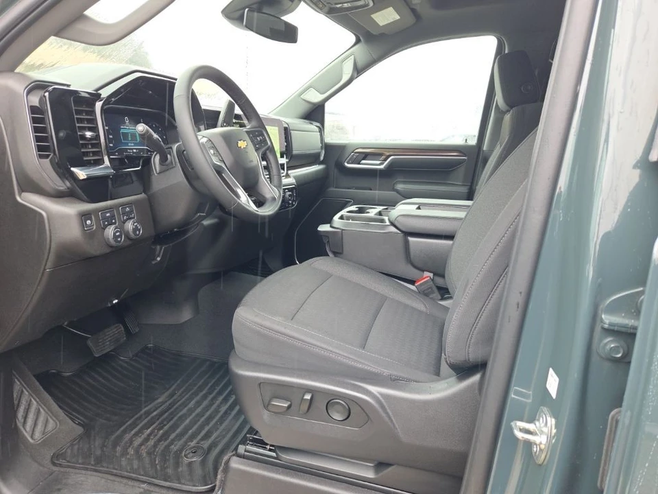 2025 Chevrolet Silverado 4th Gen - Image 3 of 4