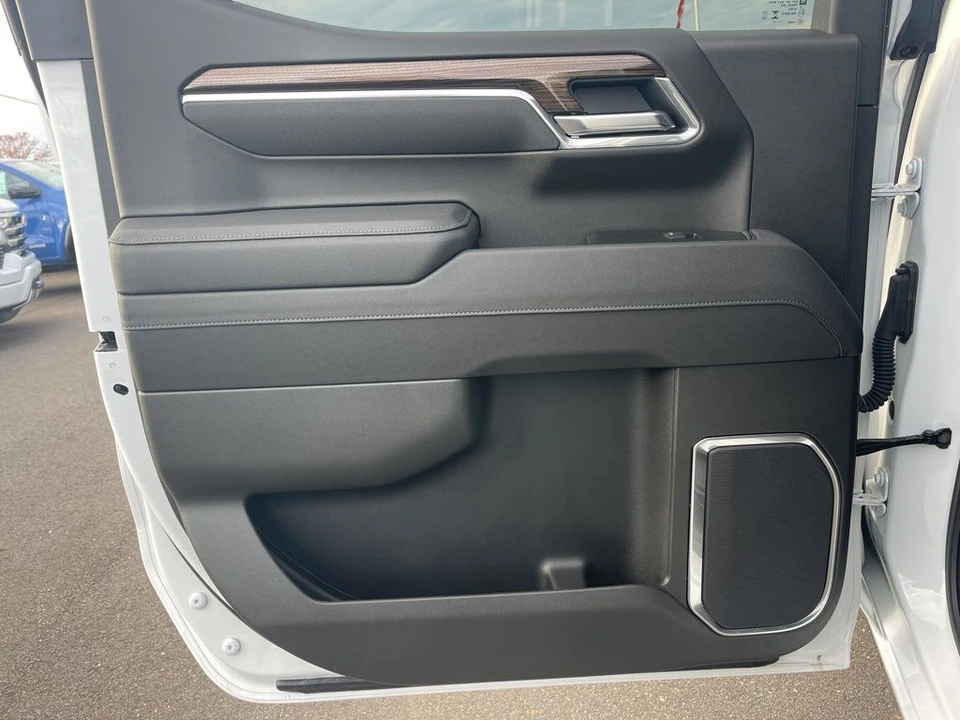 2025 Chevrolet Silverado 4th Gen - Image 12 of 16
