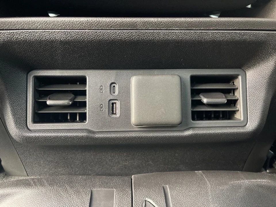 2025 Chevrolet Silverado 4th Gen - Image 14 of 16