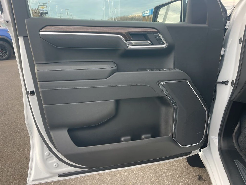 2025 Chevrolet Silverado 4th Gen - Image 9 of 12