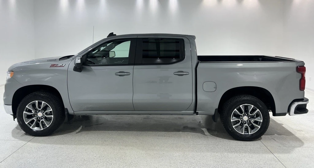 2025 Chevrolet Silverado 4th Gen - Image 2 of 12