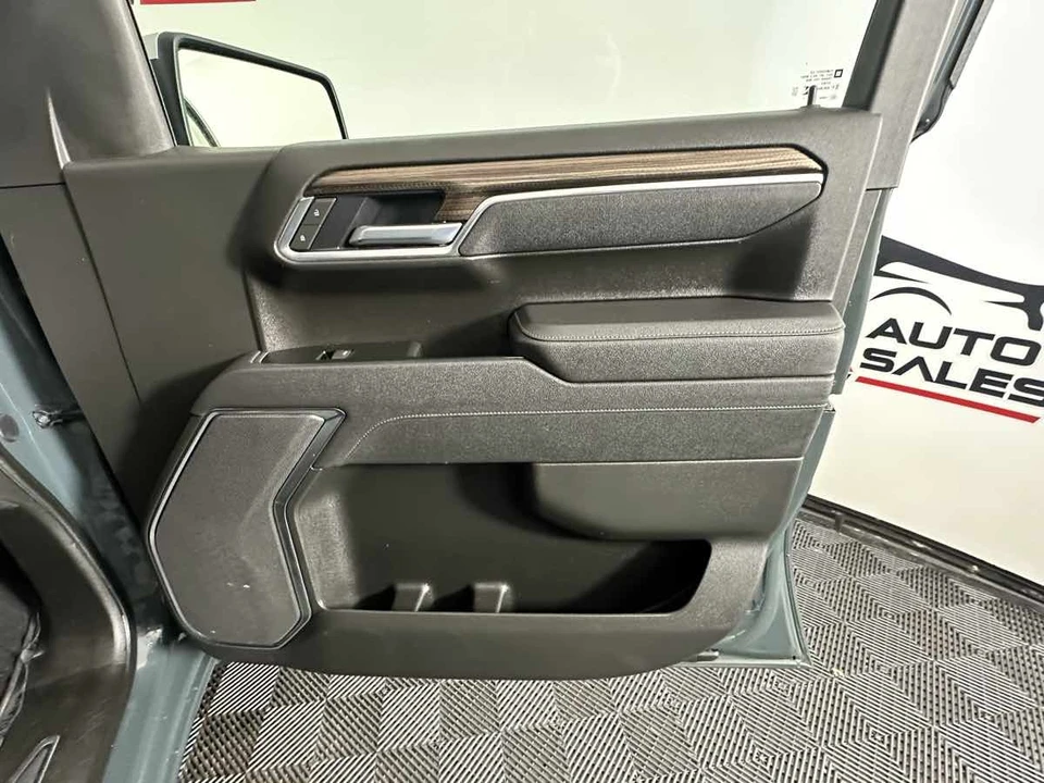 2025 Chevrolet Silverado 4th Gen - Image 16 of 21