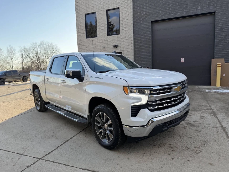 2025 Chevrolet Silverado 4th Gen - Image 6 of 21