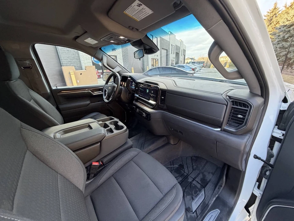 2025 Chevrolet Silverado 4th Gen - Image 16 of 21