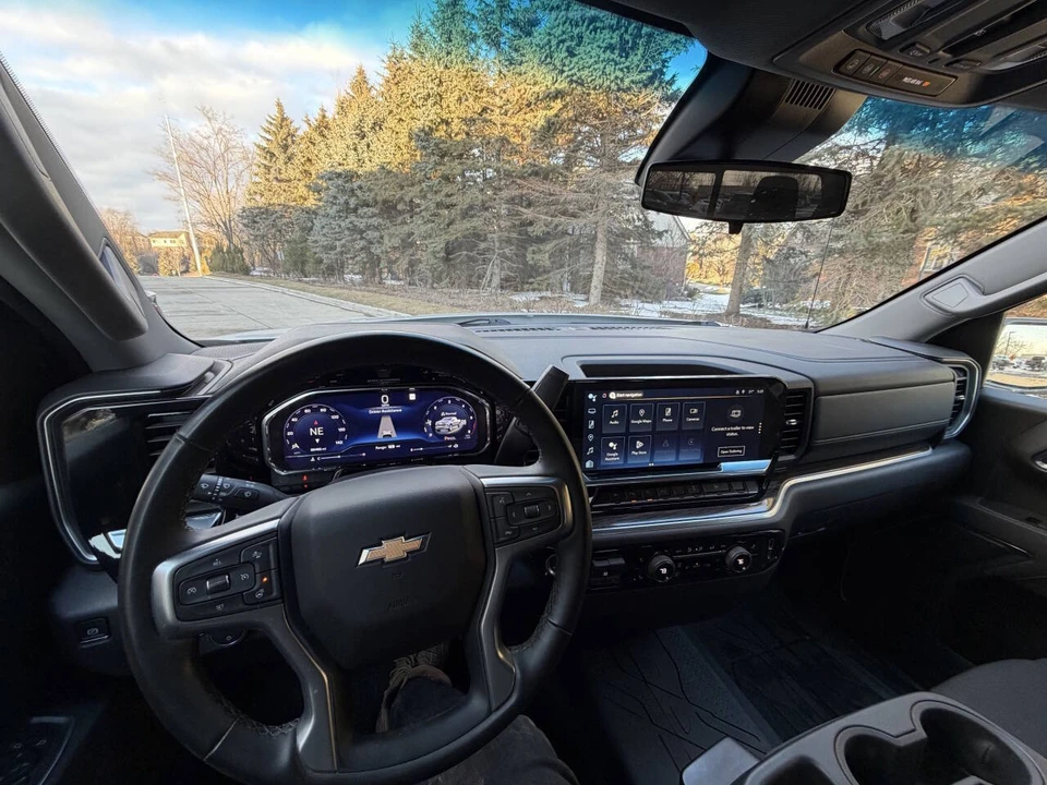 2025 Chevrolet Silverado 4th Gen - Image 19 of 21