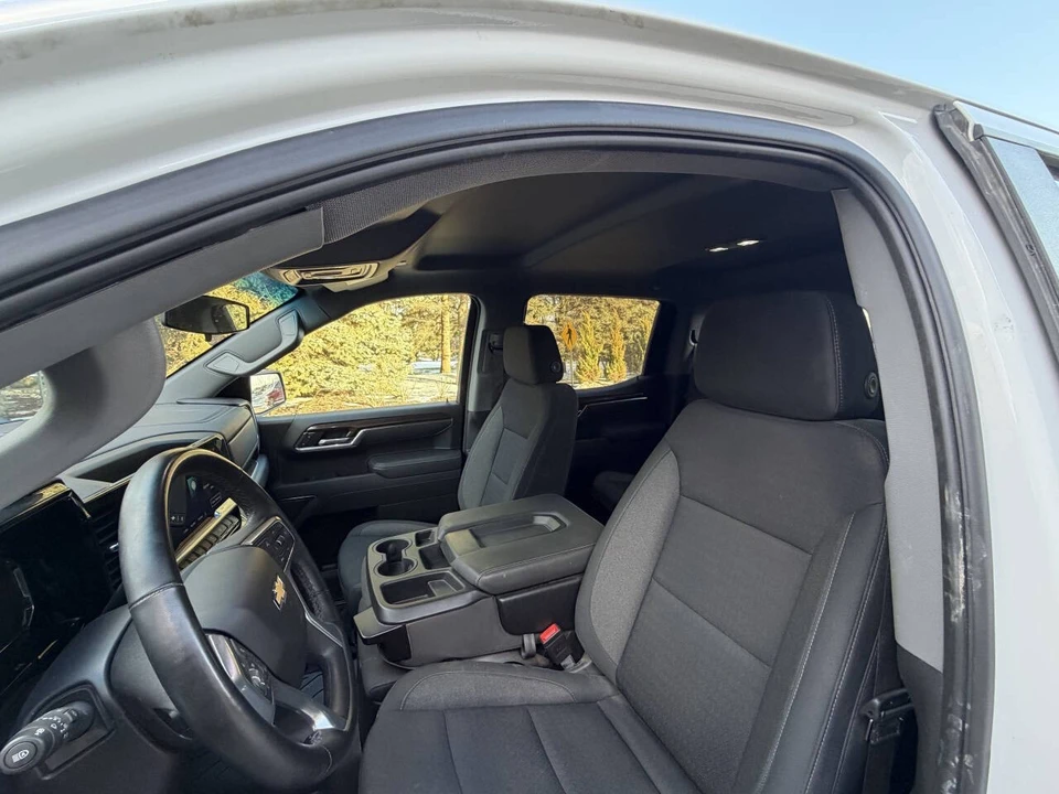 2025 Chevrolet Silverado 4th Gen - Image 15 of 21