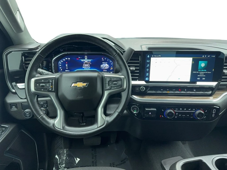 2025 Chevrolet Silverado 4th Gen - Image 18 of 21