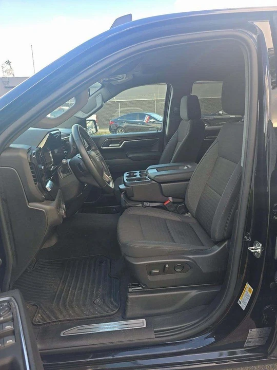 2025 Chevrolet Silverado 4th Gen - Image 4 of 10
