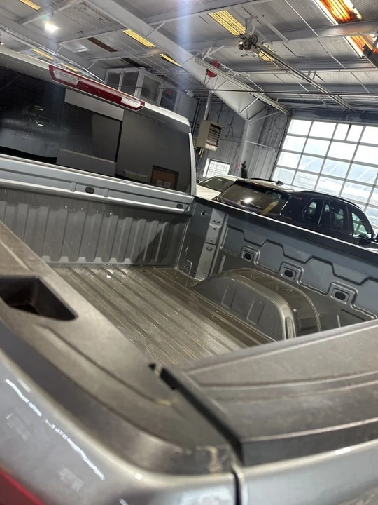 2025 Chevrolet Silverado 4th Gen - Image 14 of 16