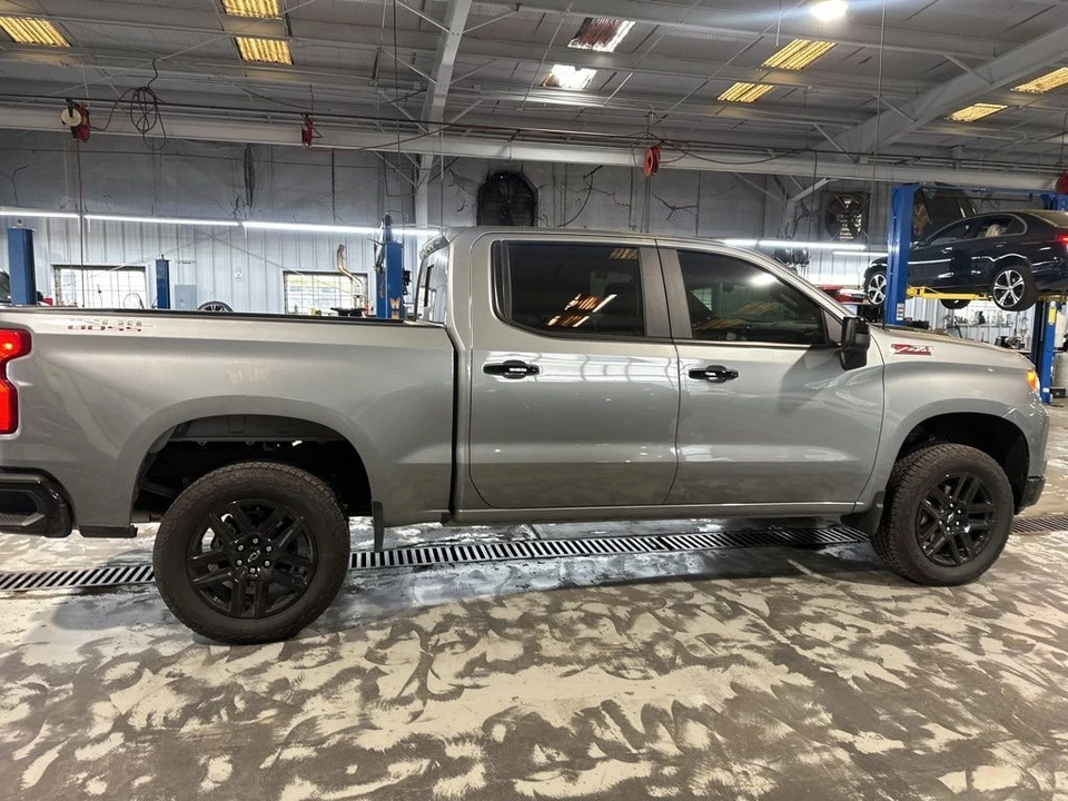 2025 Chevrolet Silverado 4th Gen - Image 10 of 16