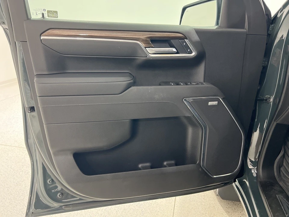2025 Chevrolet Silverado 4th Gen - Image 20 of 21