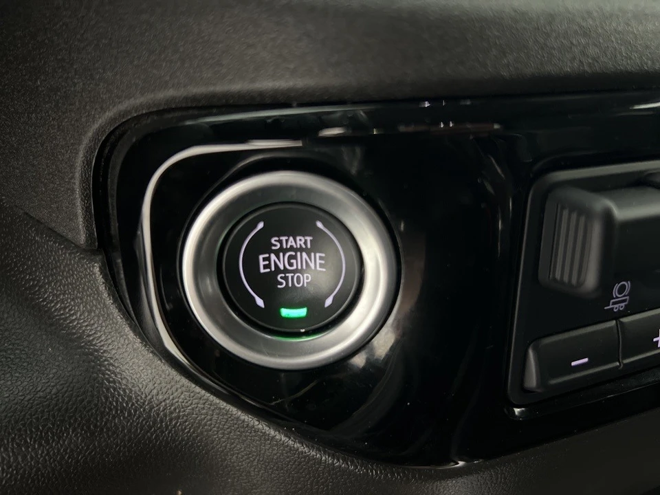 2025 Chevrolet Silverado 4th Gen - Image 16 of 21