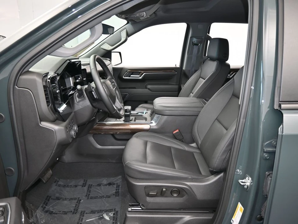 2025 Chevrolet Silverado 4th Gen - Image 11 of 12