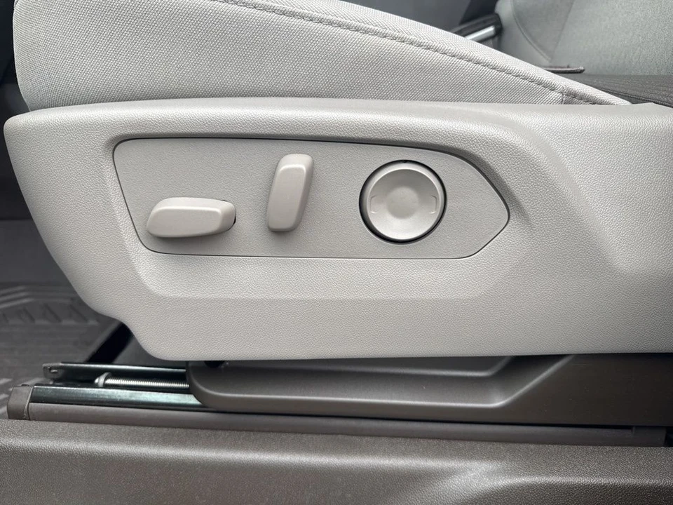 2025 Chevrolet Silverado 4th Gen - Image 8 of 12