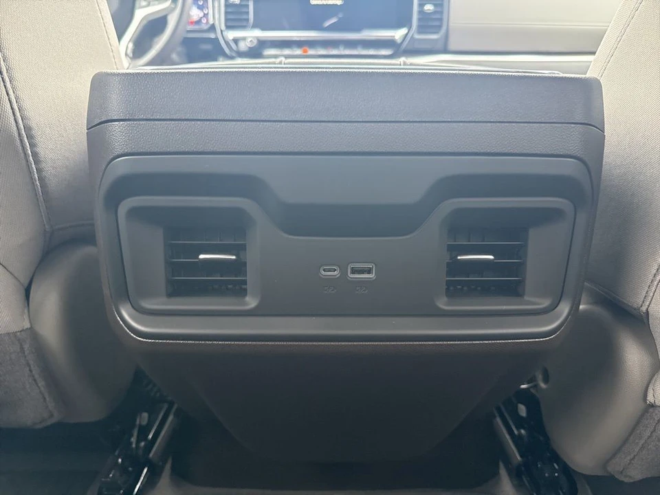 2025 Chevrolet Silverado 4th Gen - Image 11 of 12