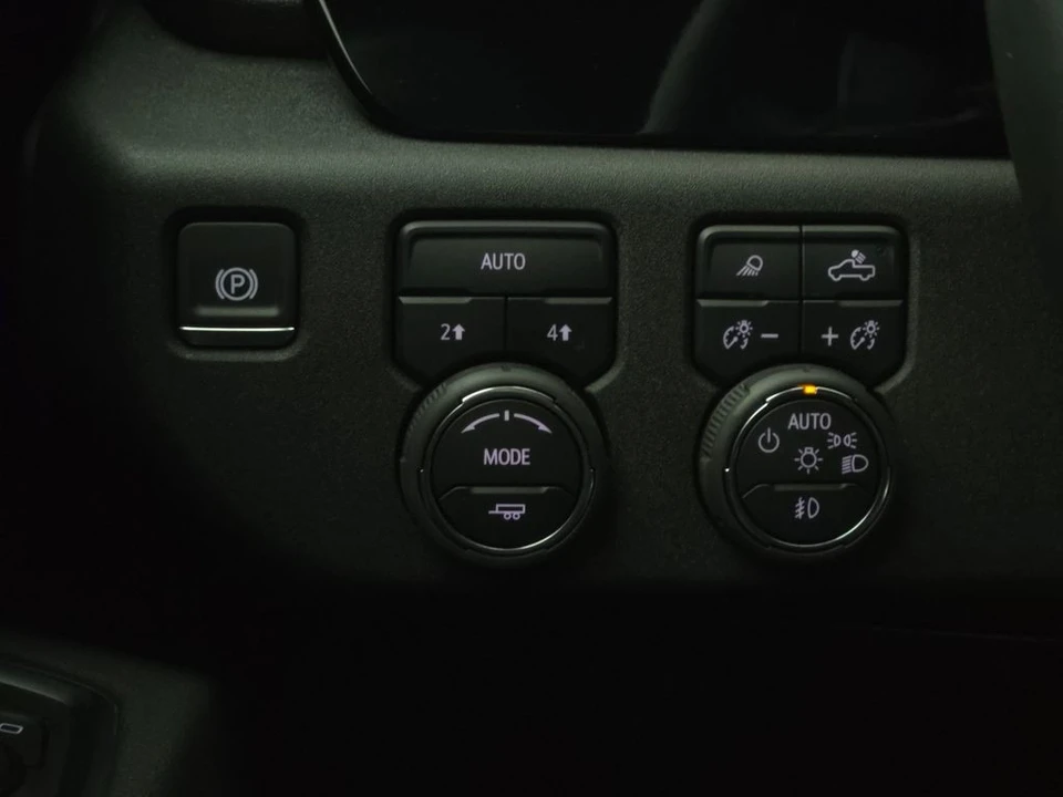 2025 Chevrolet Silverado 4th Gen - Image 10 of 12