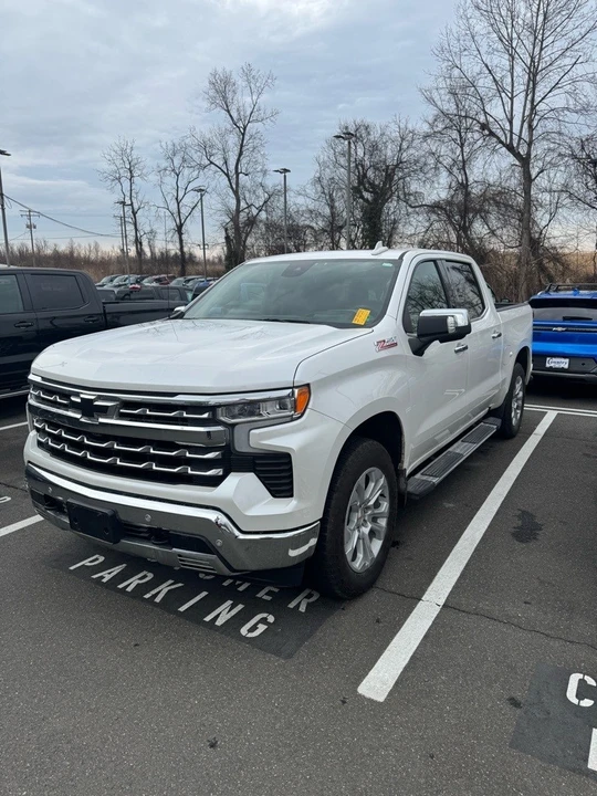 2025 Chevrolet Silverado 4th Gen - Image 2 of 12