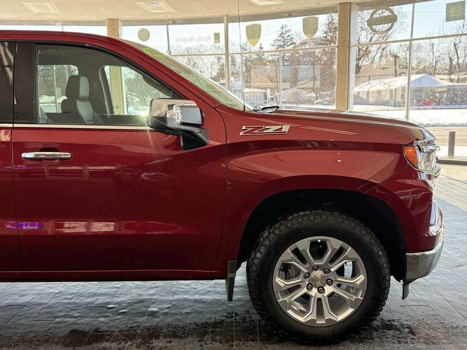 2025 Chevrolet Silverado 4th Gen - Image 18 of 21