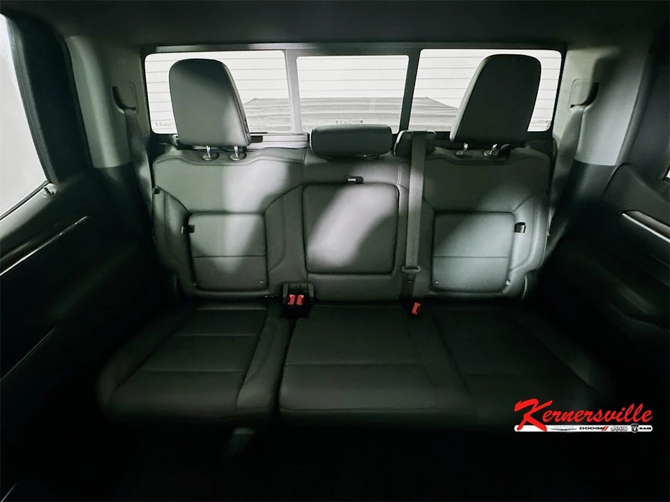 2025 Chevrolet Silverado 4th Gen - Image 13 of 21