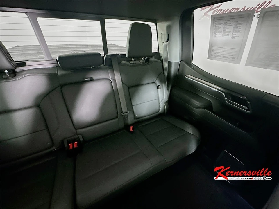 2025 Chevrolet Silverado 4th Gen - Image 14 of 21
